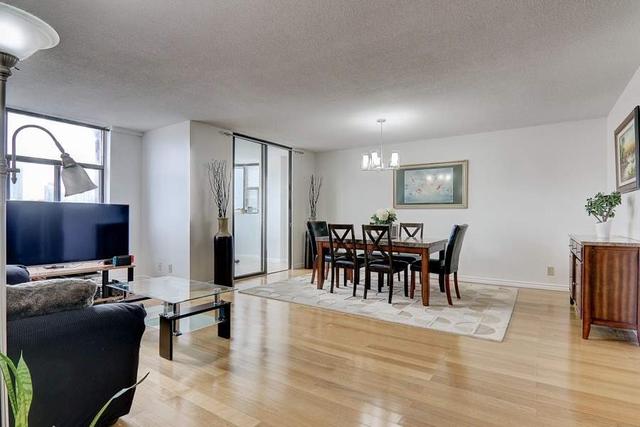 907 - 519 Dundas St W, Condo with 2 bedrooms, 2 bathrooms and 1 parking in Toronto ON | Image 3