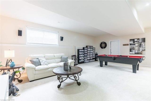 4751 Paddock Trail Dr, House detached with 3 bedrooms, 2 bathrooms and 5 parking in Niagara Falls ON | Image 7