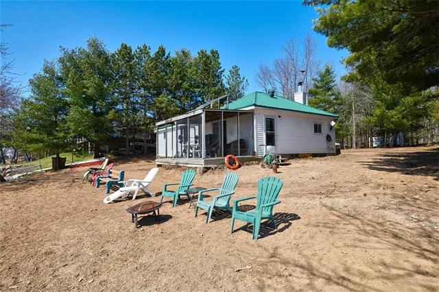 163 Mccrackin Avenue, House detached with 3 bedrooms, 1 bathrooms and 10 parking in Kawartha Lakes ON | Image 16
