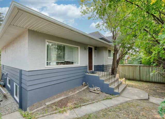 2712 14 Street Sw, House detached with 4 bedrooms, 2 bathrooms and 3 parking in Calgary AB | Image 1