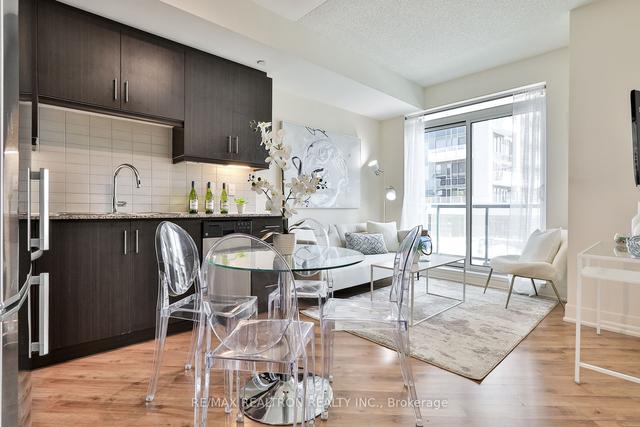 201 - 68 Canterbury Pl, Condo with 1 bedrooms, 1 bathrooms and 0 parking in Toronto ON | Image 1