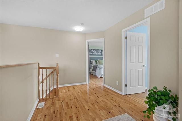 211 Gladeview Private, Townhouse with 2 bedrooms, 3 bathrooms and 4 parking in Ottawa ON | Image 15