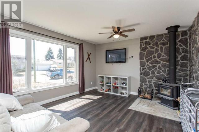 5610 54 Avenue, House detached with 4 bedrooms, 3 bathrooms and 4 parking in Lacombe AB | Image 6