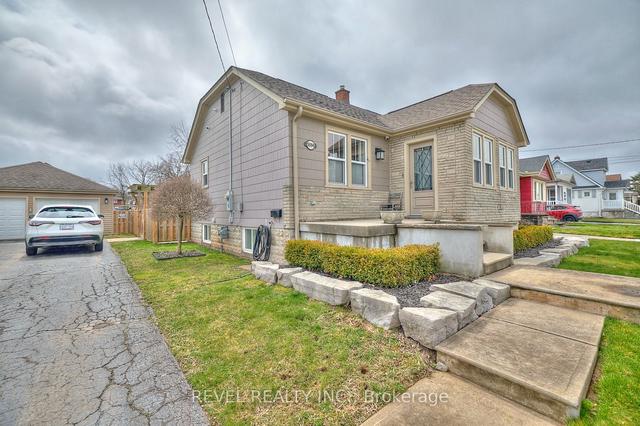 5994 Prospect St, House detached with 2 bedrooms, 2 bathrooms and 11 parking in Niagara Falls ON | Image 12