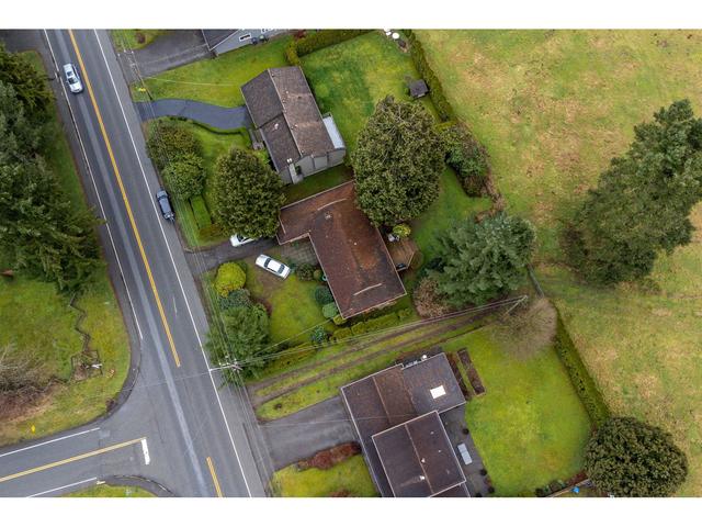 22948 88 Avenue, House detached with 3 bedrooms, 2 bathrooms and 3 parking in Langley BC | Image 2
