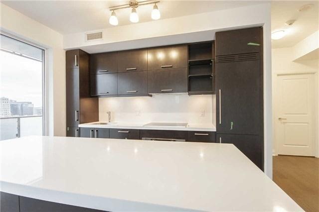 832 Bay St, Condo with 2 bedrooms, 2 bathrooms and 1 parking in Toronto ON | Image 2