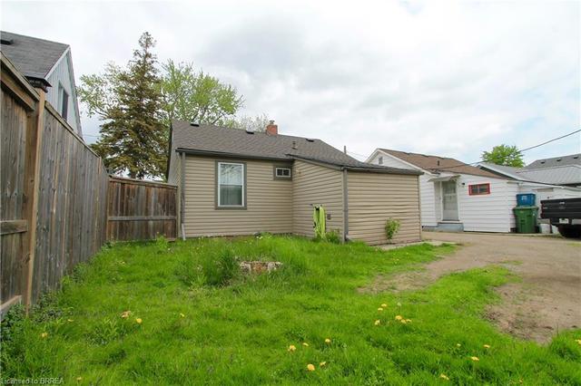 60 Gladstone Avenue, House detached with 2 bedrooms, 1 bathrooms and 2 parking in Brantford ON | Image 24