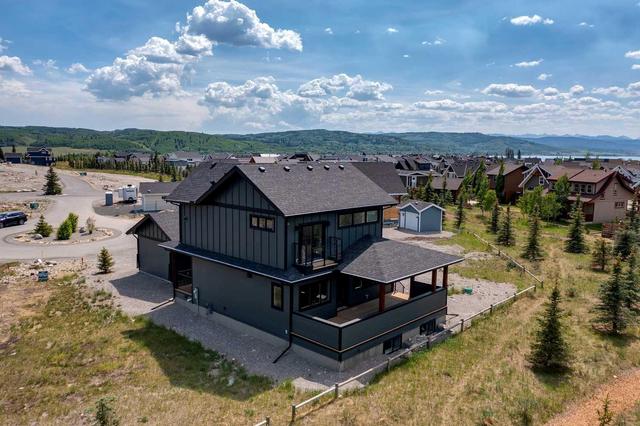 144 Cottageclub Court, House detached with 3 bedrooms, 2 bathrooms and 4 parking in Rocky View County AB | Image 2