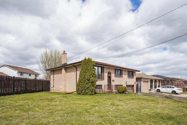 7 Capilano Dr, House detached with 3 bedrooms, 2 bathrooms and 5 parking in Hamilton ON | Image 12