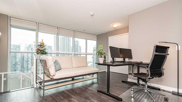 2303 - 155 Legion Rd N, Condo with 1 bedrooms, 2 bathrooms and 1 parking in Toronto ON | Image 15