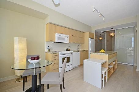1001 - 21 Nelson St, Condo with 1 bedrooms, 1 bathrooms and 1 parking in Toronto ON | Image 7