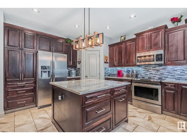 3240 151 Av Nw, House detached with 5 bedrooms, 3 bathrooms and null parking in Edmonton AB | Image 3