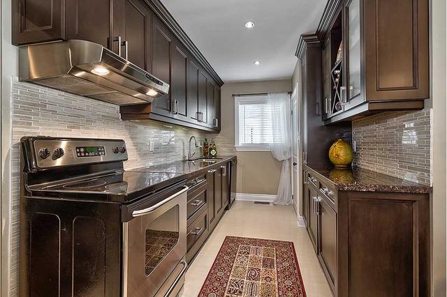 1335 Avon Cres, House detached with 2 bedrooms, 2 bathrooms and 6 parking in Oakville ON | Image 8
