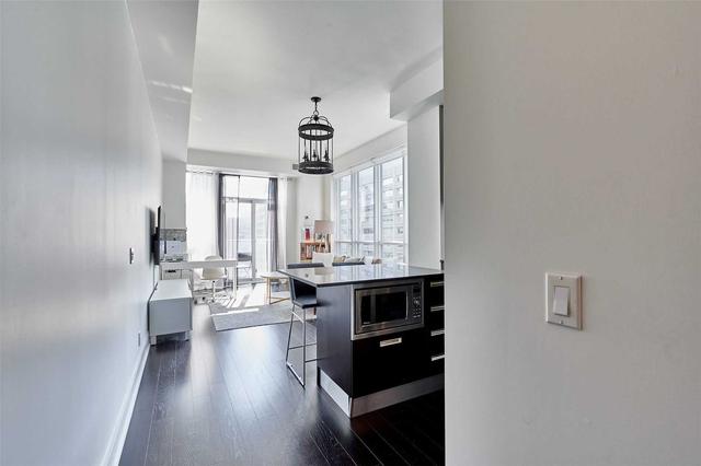 1605 - 21 Balmuto St, Condo with 1 bedrooms, 1 bathrooms and 0 parking in Toronto ON | Image 23