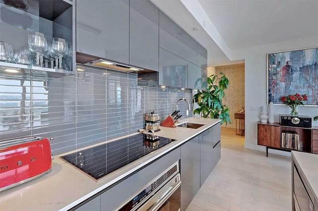 3311 - 1 Yorkville Ave, Condo with 2 bedrooms, 2 bathrooms and 1 parking in Toronto ON | Image 7