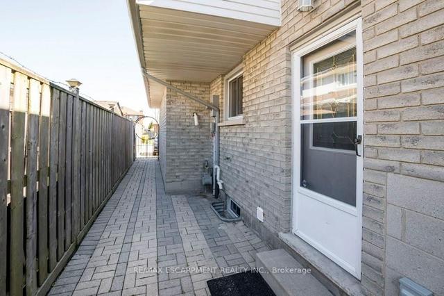 37 Skyview Dr, House detached with 3 bedrooms, 2 bathrooms and 3 parking in Hamilton ON | Image 25