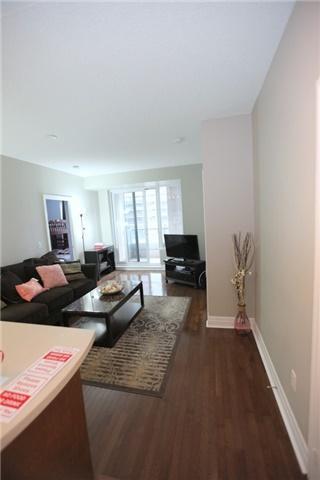 1205 - 35 Balmuto St, Condo with 2 bedrooms, 2 bathrooms and 1 parking in Toronto ON | Image 10