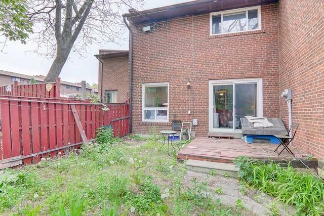 809 Military Tr, Townhouse with 3 bedrooms, 3 bathrooms and 1 parking in Toronto ON | Image 19
