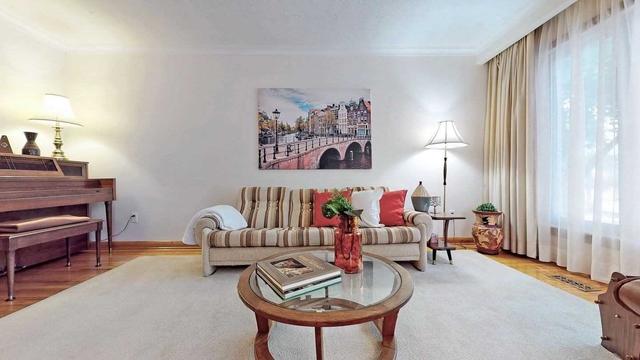 20 Hinton Rd, House detached with 3 bedrooms, 2 bathrooms and 3 parking in Toronto ON | Image 34