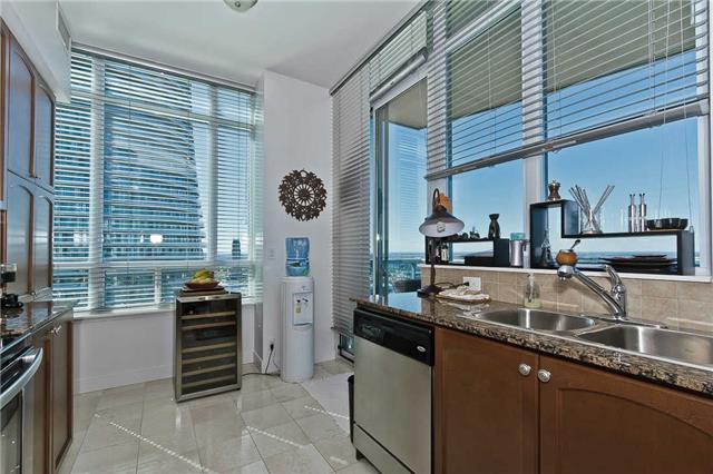 lph08 - 80 Absolute Ave, Condo with 2 bedrooms, 2 bathrooms and 1 parking in Mississauga ON | Image 10