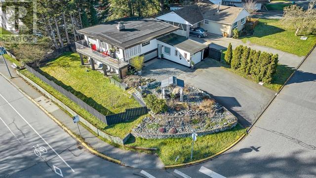 190 Hemlock Ave, House detached with 3 bedrooms, 2 bathrooms and 4 parking in Duncan BC | Image 1
