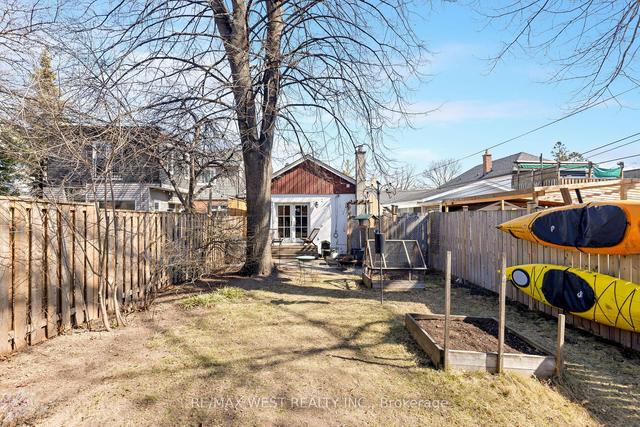70 Thirty Ninth St, House detached with 2 bedrooms, 2 bathrooms and 1 parking in Toronto ON | Image 15