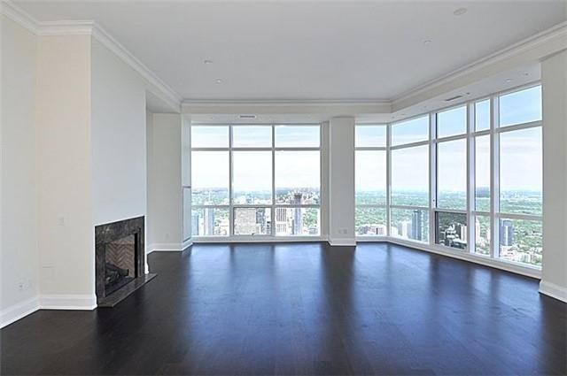 7702 - 388 Yonge St, Condo with 2 bedrooms, 3 bathrooms and 2 parking in Toronto ON | Image 9