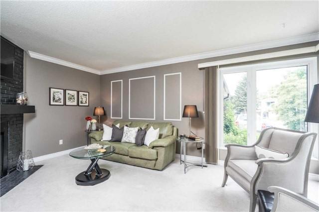 62 La Peer Blvd, House semidetached with 3 bedrooms, 2 bathrooms and 1 parking in Toronto ON | Image 3