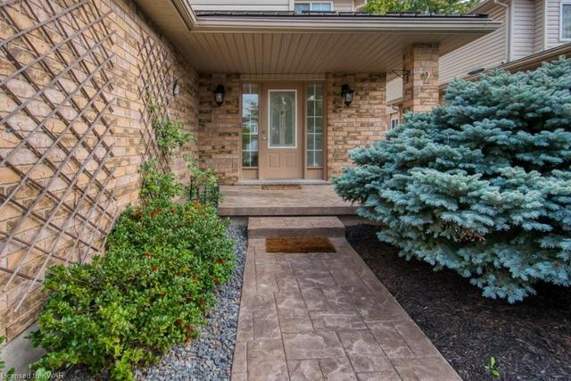 2 Bond Court, House detached with 4 bedrooms, 3 bathrooms and 4 parking in Guelph ON | Image 3