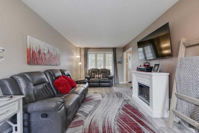 338 Emms Dr, House detached with 3 bedrooms, 2 bathrooms and 6 parking in Barrie ON | Image 6