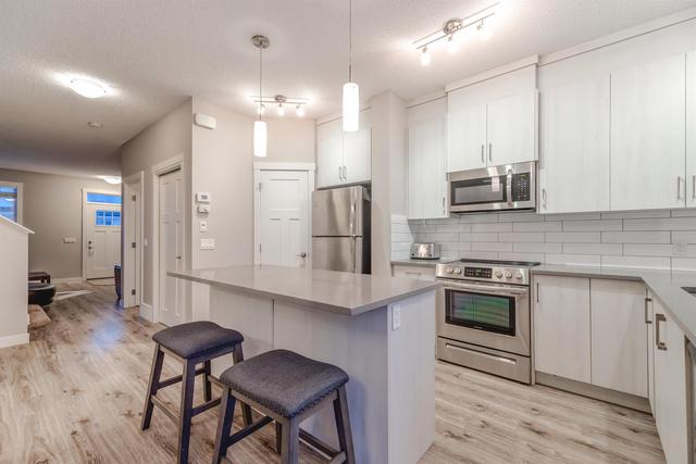 252 Chinook Gate Park Sw, Home with 2 bedrooms, 2 bathrooms and 2 parking in Calgary AB | Image 11