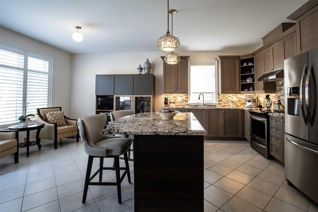 8 Allegra Dr, House detached with 2 bedrooms, 2 bathrooms and 4 parking in Wasaga Beach ON | Image 7