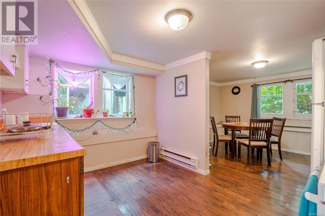 949 Convent Pl, House detached with 4 bedrooms, 5 bathrooms and 3 parking in Victoria BC | Image 23
