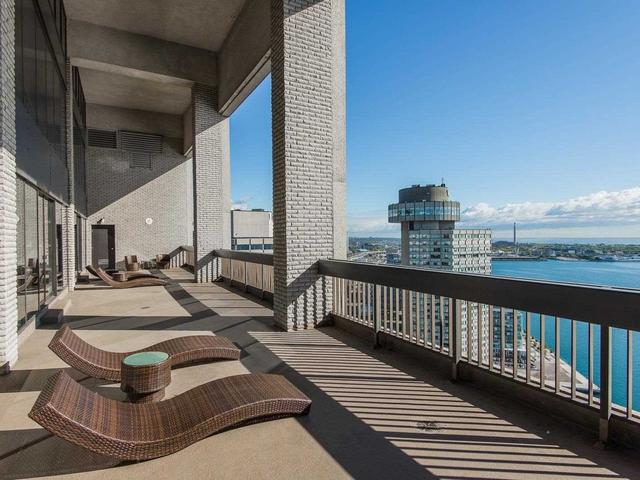ph3504 - 33 Harbour Sq, Condo with 3 bedrooms, 3 bathrooms and 1 parking in Toronto ON | Image 27
