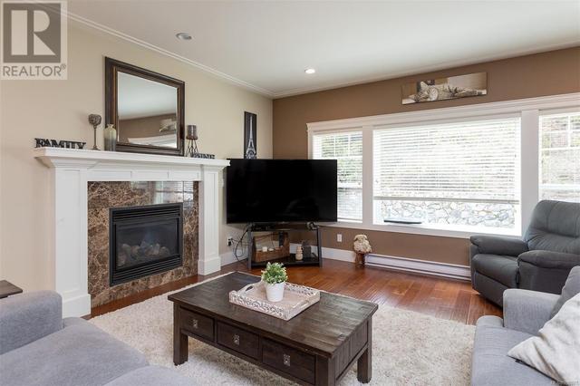942 Arngask Ave, House detached with 4 bedrooms, 4 bathrooms and 6 parking in Langford BC | Image 5