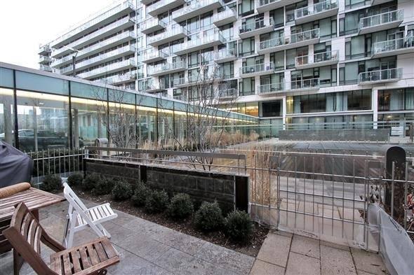 Th 120 - 39 Queens Quay E, Townhouse with 2 bedrooms, 3 bathrooms and 1 parking in Toronto ON | Image 6