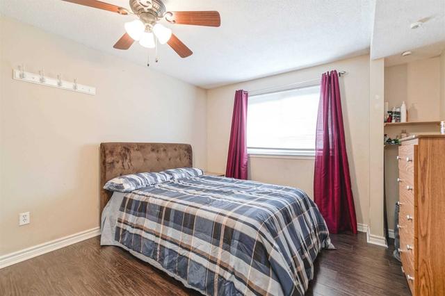 114 Darras Crt, Townhouse with 3 bedrooms, 2 bathrooms and 2 parking in Brampton ON | Image 11