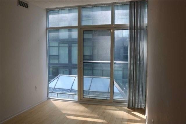 809e - 36 Lisgar St, Condo with 2 bedrooms, 1 bathrooms and 1 parking in Toronto ON | Image 3