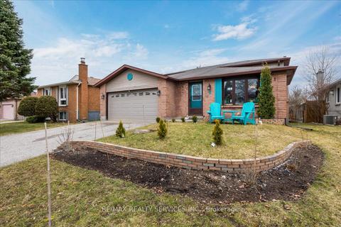 8 Wells Cres, House detached with 3 bedrooms, 2 bathrooms and 4 parking in Barrie ON | Card Image