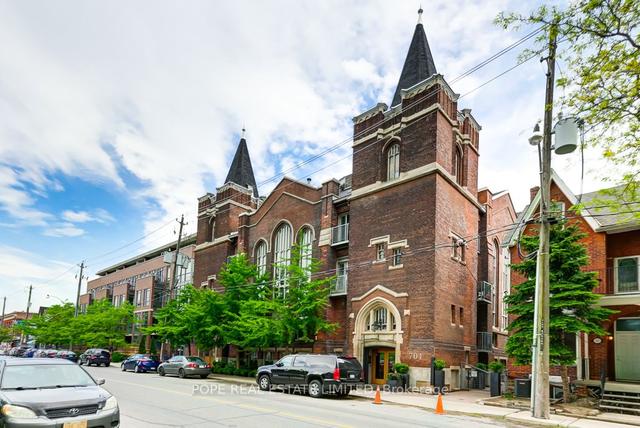 302 - 701 Dovercourt Rd, Condo with 2 bedrooms, 3 bathrooms and 1 parking in Toronto ON | Image 1