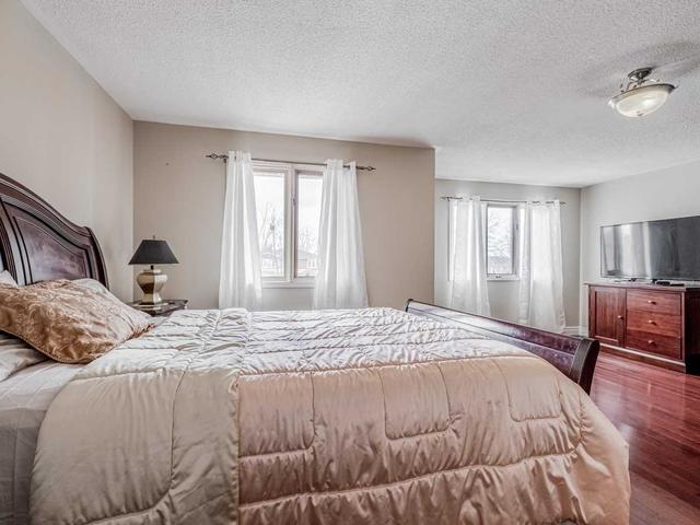 53 Coronation Circ, House detached with 4 bedrooms, 4 bathrooms and 4 parking in Brampton ON | Image 10