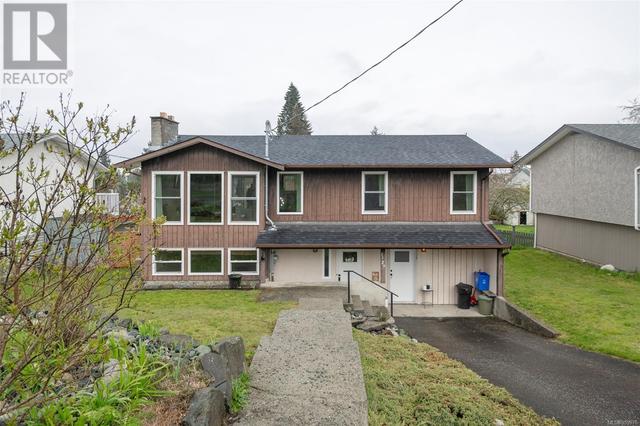 1129 Stillin Dr, House detached with 3 bedrooms, 3 bathrooms and 5 parking in Ladysmith BC | Image 2