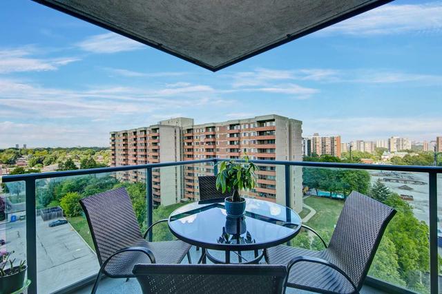1012 - 1403 Royal York Rd, Condo with 2 bedrooms, 2 bathrooms and 1 parking in Toronto ON | Image 4