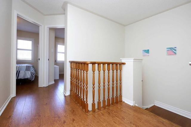 3564 Southwick St, House semidetached with 3 bedrooms, 3 bathrooms and 3 parking in Mississauga ON | Image 11