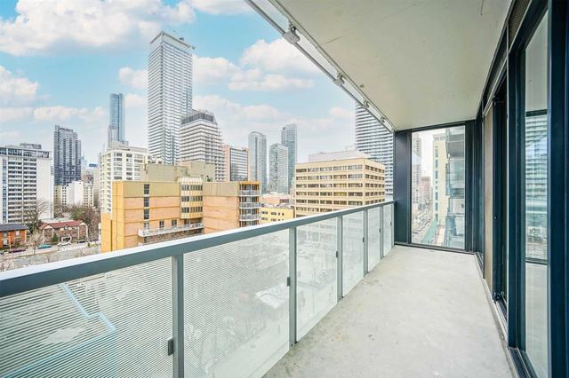 702 - 28 Wellesley St E, Condo with 2 bedrooms, 1 bathrooms and 0 parking in Toronto ON | Image 9