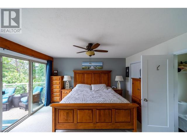 17130 Coral Beach Road, House detached with 3 bedrooms, 2 bathrooms and 3 parking in Lake Country BC | Image 11