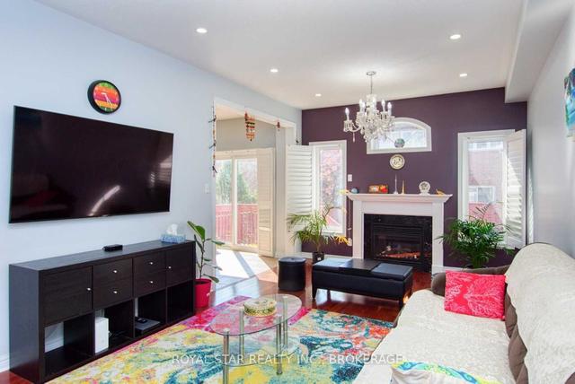 upper - 18 Saint Eugene St, House semidetached with 3 bedrooms, 3 bathrooms and 2 parking in Brampton ON | Image 2
