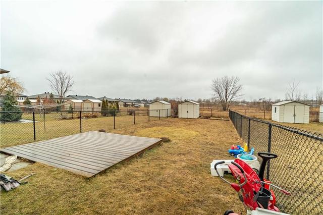 back yard with no rear neighbours | Image 14