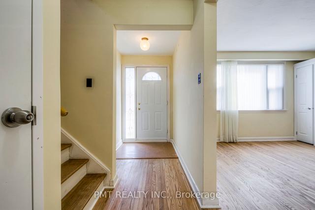 main - 124 Edinborough Crt, House other with 3 bedrooms, 1 bathrooms and 1 parking in Toronto ON | Image 10