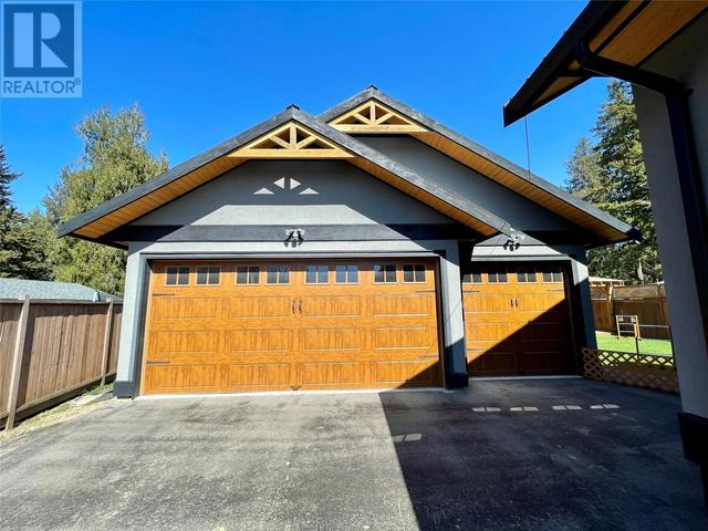 230 White Pine Crescent, House detached with 3 bedrooms, 2 bathrooms and 3 parking in Sicamous BC | Image 52